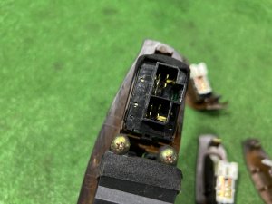 车窗控制模块 SUBARU LEGACY LANCASTER OEM 83071AE080 83071AE040 BHE BH9 2002 EZ30 AT