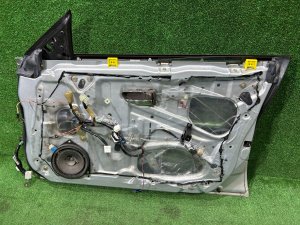 Right front door SUBARU LEGACY LANCASTER OEM 60009AE040 BHE BH9 2002 SILVER/GREY 1U2