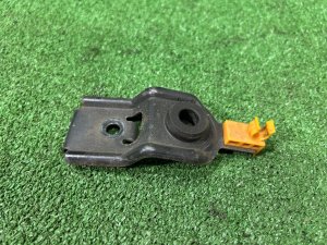 คลิปยึดก้านค้ำฝากระโปรง SUBARU LEGACY LANCASTER OEM 57255AE010 BHE 2002 SILVER/GREY 1U2