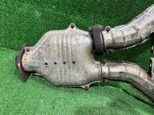 触媒 SUBARU LEGACY LANCASTER OEM 44101AE040 44101AE050 BHE 2002 EZ30 AT