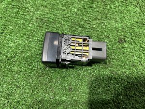 フォグランプスイッチ SUBARU LEGACY LANCASTER OEM 83001AE000 BHE 2002 EZ30 AT