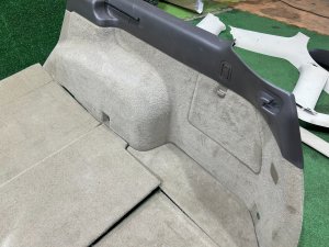 Boot trim SUBARU LEGACY LANCASTER OEM 94047AE020AD 94047AE030AD 95066AE030GG 95066AE020GG BHE BH9 2002 SILVER/GREY 1U2
