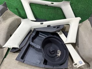 Boot trim SUBARU LEGACY LANCASTER OEM 94047AE020AD 94047AE030AD 95066AE030GG 95066AE020GG BHE BH9 2002 SILVER/GREY 1U2