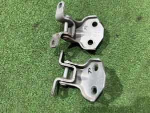 บานพับประตูหน้าขวา SUBARU LEGACY LANCASTER OEM 61220AC000 61220AC010 BHE 2002 SILVER/GREY 1U2