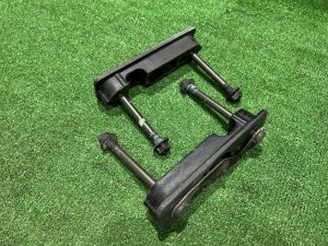 สเปเซอร์หน้า 20511AE000 20510AE030 SUBARU LEGACY LANCASTER