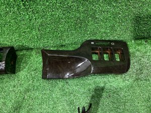 Marco embellecedor de la radio SUBARU LEGACY LANCASTER OEM 66060AE330, 66050AE260 BHE 2002 SILVER/GREY 1U2