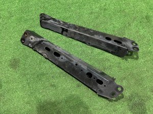 คานหน้า Правая и левая 5110712010 5110812010 TOYOTA PRIUS