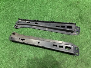 前副车架 Правая и левая TOYOTA PRIUS OEM 5110712010 5110812010 ZVW30 2012 2ZRFXE