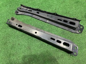 前副车架 Правая и левая TOYOTA PRIUS OEM 5110712010 5110812010 ZVW30 2012 2ZRFXE