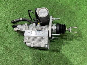 กล่อง ABS 47210-47330 47205-33011 TOYOTA PRIUS