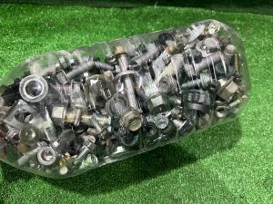 ボルト（5リットル分） TOYOTA PRIUS OEM 91554-L1690 ZVW30 2012
