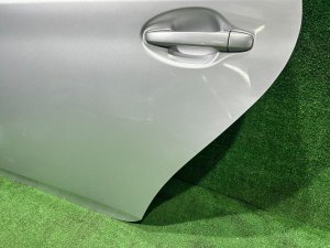 左リアドア TOYOTA PRIUS OEM 6700447080 ZVW30 2012 SILVER 1F7