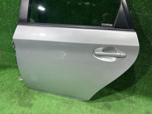 左リアドア TOYOTA PRIUS OEM 6700447080 ZVW30 2012 SILVER 1F7