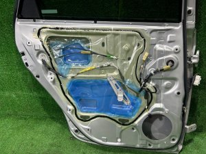 左リアドア TOYOTA PRIUS OEM 6700447080 ZVW30 2012 SILVER 1F7