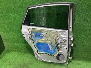 左リアドア TOYOTA PRIUS OEM 6700447080 ZVW30 2012 SILVER 1F7