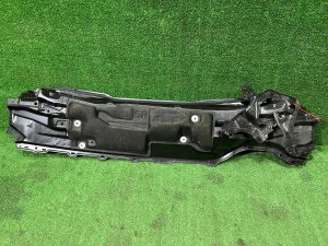แผงคาวล์ใต้กระจกหน้า Металл 55701-47020 TOYOTA PRIUS