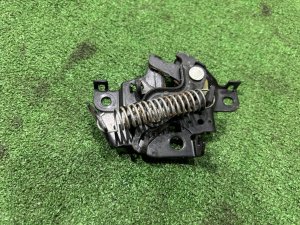 กลอนล็อกฝากระโปรงหน้า 5351047102 TOYOTA PRIUS