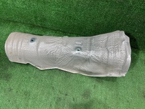 マフラーヒートシールド Тепловой TOYOTA PRIUS OEM 5815147050 ZVW30 2012 2ZRFXE