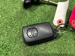 ชุดสมาร์ทคีย์และอิมโมบิไลเซอร์ замок двери TOYOTA PRIUS OEM 69005-47110 89904-47170 ZVW30 2012 2ZRFXE