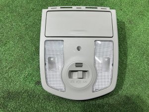 フロントルームランプ TOYOTA PRIUS OEM 81260-47070-B0 ZVW30 2012 2ZRFXE