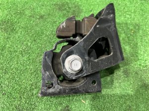 Подушка двс передняя TOYOTA PRIUS OEM 1236137090 ZVW30 2012 2ZRFXE
