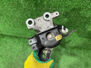 Soporte derecho del motor TOYOTA PRIUS OEM 1230537300 ZVW30 2012 2ZRFXE
