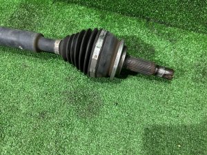 เพลาขับหน้า правый TOYOTA PRIUS OEM 43410-47030 ZVW30 2012 2ZRFXE
