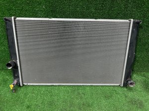 ラジエーター TOYOTA PRIUS OEM 1640037230 ZVW30 2012 2ZRFXE