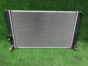 ラジエーター TOYOTA PRIUS OEM 1640037230 ZVW30 2012 2ZRFXE