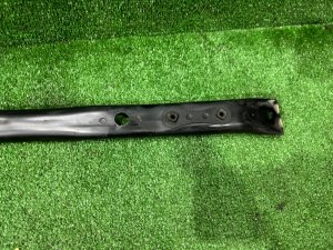Распорка Днища TOYOTA PRIUS OEM 53605-47020 ZVW30 2012 2ZRFXE
