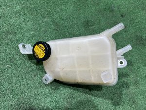 ถังพักน้ำหม้อน้ำ 1648028080 TOYOTA PRIUS