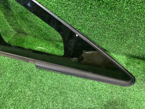 กระจกหูช้างหน้าขวา целый молдинг TOYOTA PRIUS OEM 6211047021 ZVW30 2012