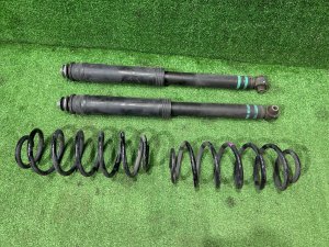 โช้คอัพ Задние амортизаторы 48530-80533 48231-47120 TOYOTA PRIUS