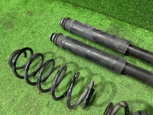 减震器 Задние амортизаторы TOYOTA PRIUS OEM 48530-80533 48231-47120 ZVW30 2012 2ZRFXE