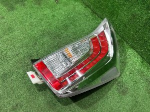 右尾灯 пара TOYOTA PRIUS OEM 81551-47170 ZVW30 2012