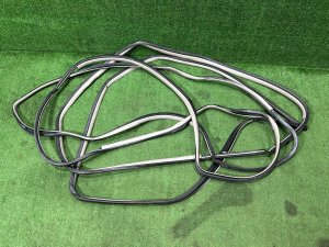 ยางขอบประตู TOYOTA PRIUS OEM 67861-47030 67862-47030 67871-47030 67872-47030 ZVW30 2012 SILVER 1F7