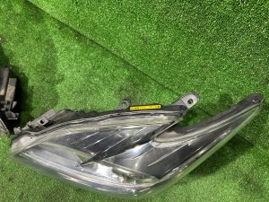 ไฟหน้า ксенон TOYOTA PRIUS OEM 8114547381 8118547381 ZVW30 2012