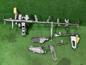 ダッシュボードリインフォースメント 55330-47081 TOYOTA PRIUS