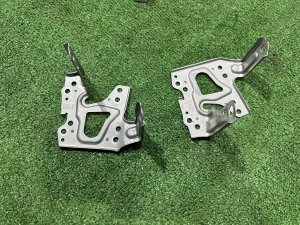 Head unit bracket TOYOTA PRIUS OEM 86212-47050 86211-47050 ZVW30 2012