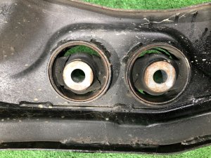 リアメンバー SUBARU LEGACY OEM 20152AE000 BH5 2000 EJ206 AT