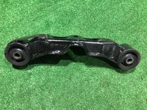 ยางแท่นเฟืองท้าย 41310AE002 SUBARU LEGACY