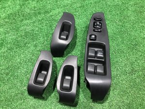 กล่องควบคุมกระจกไฟฟ้า черный SUBARU LEGACY OEM 83071AE060 83071AE040 BH5 2000 EJ206 AT