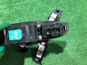 กล่องควบคุมกระจกไฟฟ้า черный SUBARU LEGACY OEM 83071AE060 83071AE040 BH5 2000 EJ206 AT