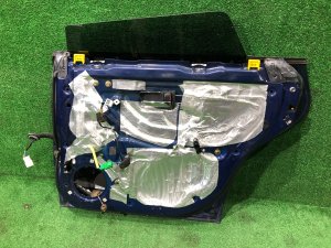 Puerta trasera derecha SUBARU LEGACY OEM 60400AE400 BH5 2000 BLUE 95H