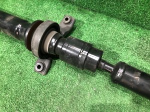 เพลากลาง целый пыльник! SUBARU LEGACY OEM 27111AE100 BH5 2000 EJ206 AT