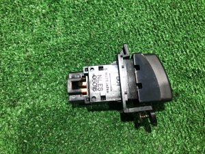 双闪警示开关 SUBARU LEGACY OEM 83037AE000 BH5 2000 EJ206 AT