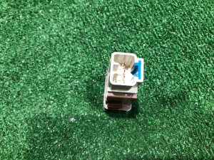 Interruptor do desembaciador dianteiro . SUBARU LEGACY OEM 83001AE020 BH5 2000 EJ206 AT