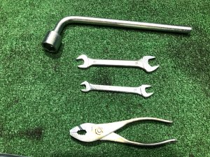 Juego de herramientas SUBARU LEGACY OEM 97010AA020 BH5 2000