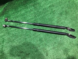 โช้คค้ำฝากระโปรงท้าย SUBARU LEGACY LANCASTER OEM 63260AE020 63260AE030 BHE BH9 BH5 2002 SILVER/GREY 1U2