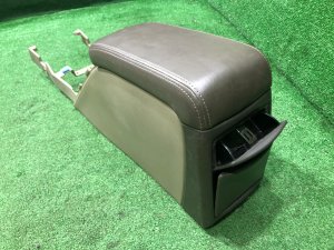グローブボックス・アームレスト КОЖА SUBARU LEGACY LANCASTER OEM 92111AE010AD BHE BH9 BH5 2002 SILVER/GREY 1U2